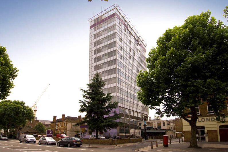 Premier Inn London Hammersmith Exterior photo