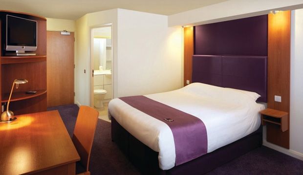 Premier Inn London Hammersmith Exterior photo